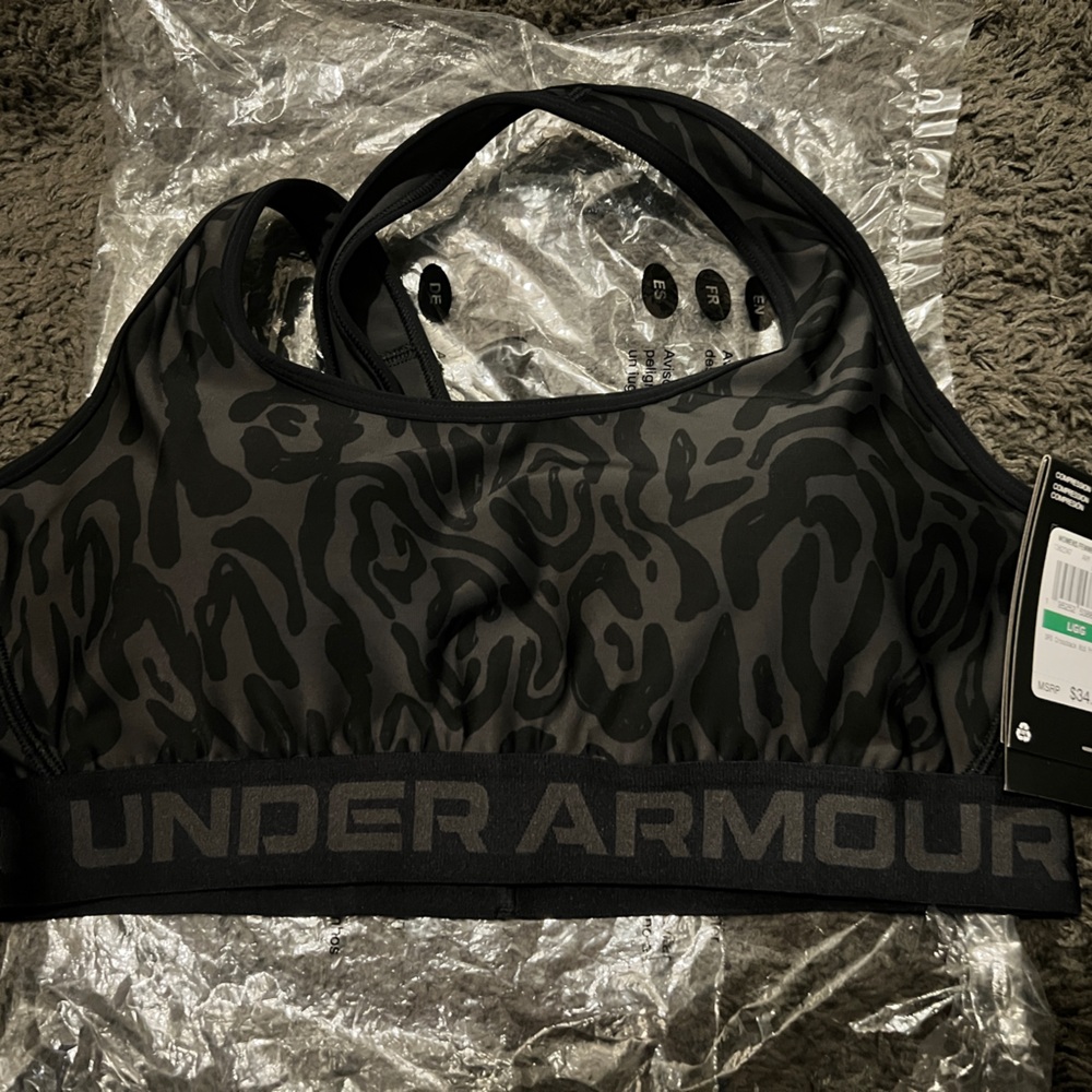 NWT Under armour crisscross sports bra black & leopard size large